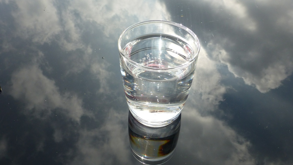 14 Signs you’re not Drinking Enough Water