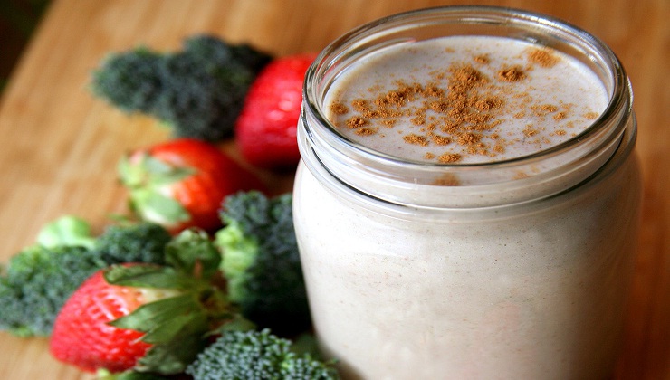 Metabolism-Boosting Smoothie with 30 grams of Protein