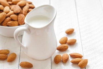 5 Tips to Eat and Drink Your Way to a Healthy Spring Glow
