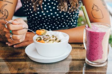 Lose Weight Quickly and Healthily with Apple, Lemon and Oats Smoothie